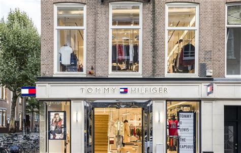 tommy hilfiger winkel zoeken.